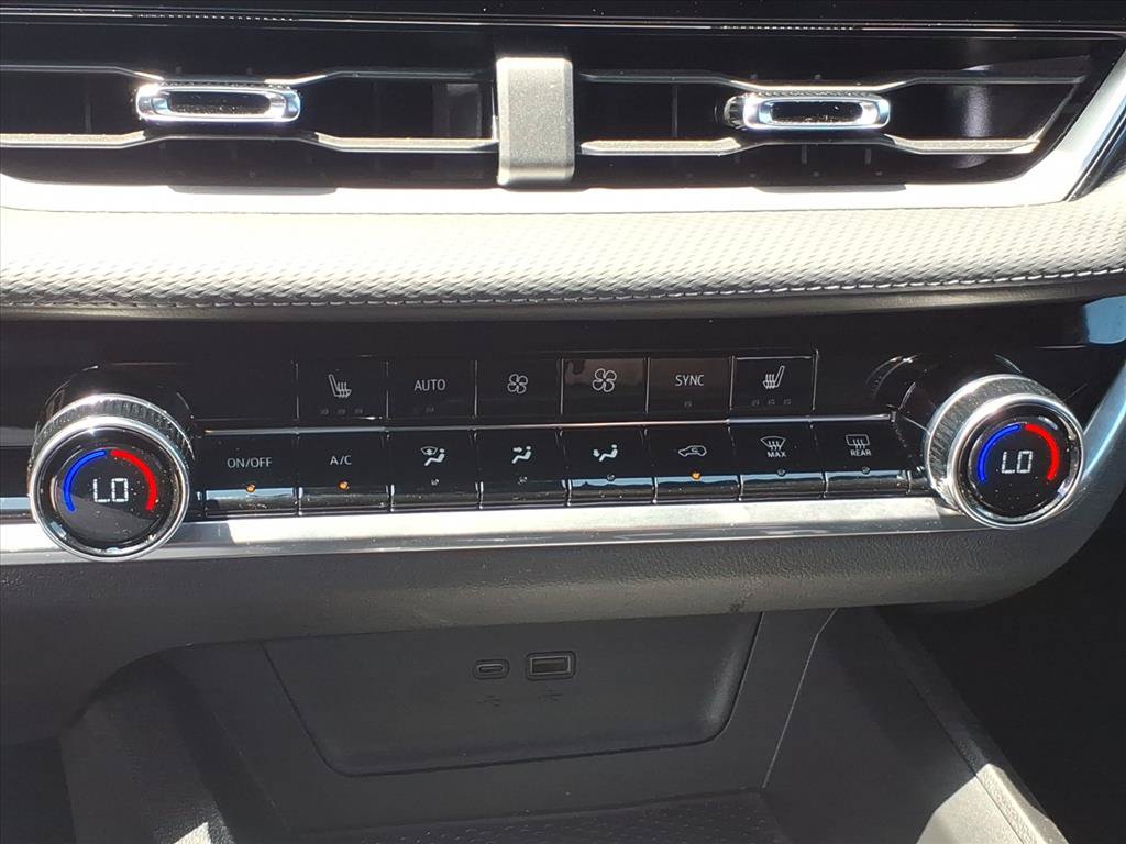Used 2026 Chevrolet Equinox LT w/ Convenience Package II AWD/4WD image 30
