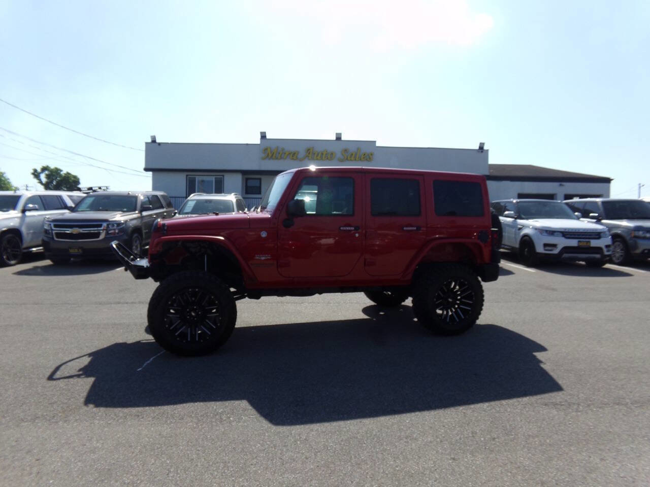 Used 2014 Jeep Wrangler Unlimited Sahara w/ Connectivity Group image 2