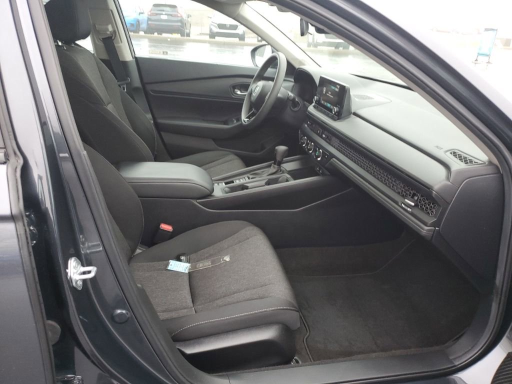Certified 2024 Honda Accord EX image 31
