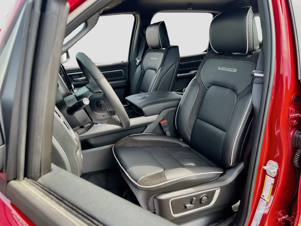 New 2026 RAM 1500 Laramie AWD/4WD image 17