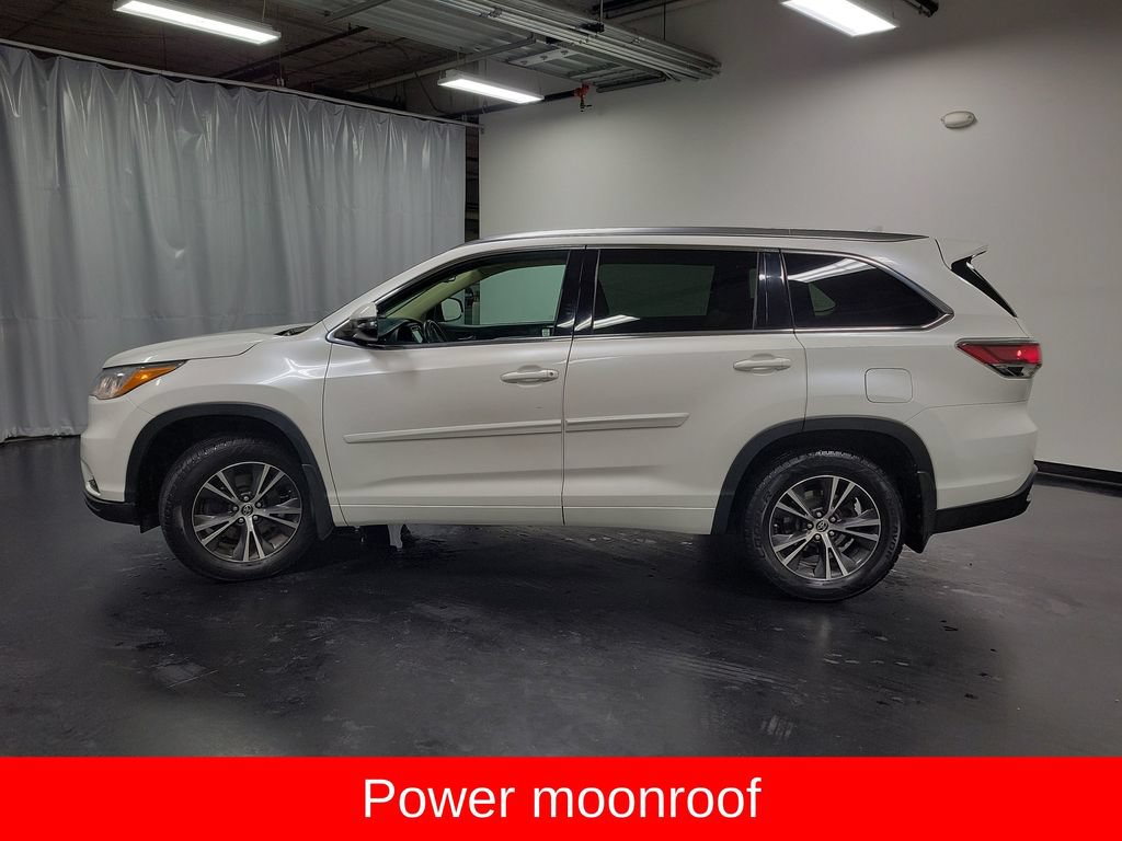 Used 2016 Toyota Highlander XLE AWD/4WD image 5