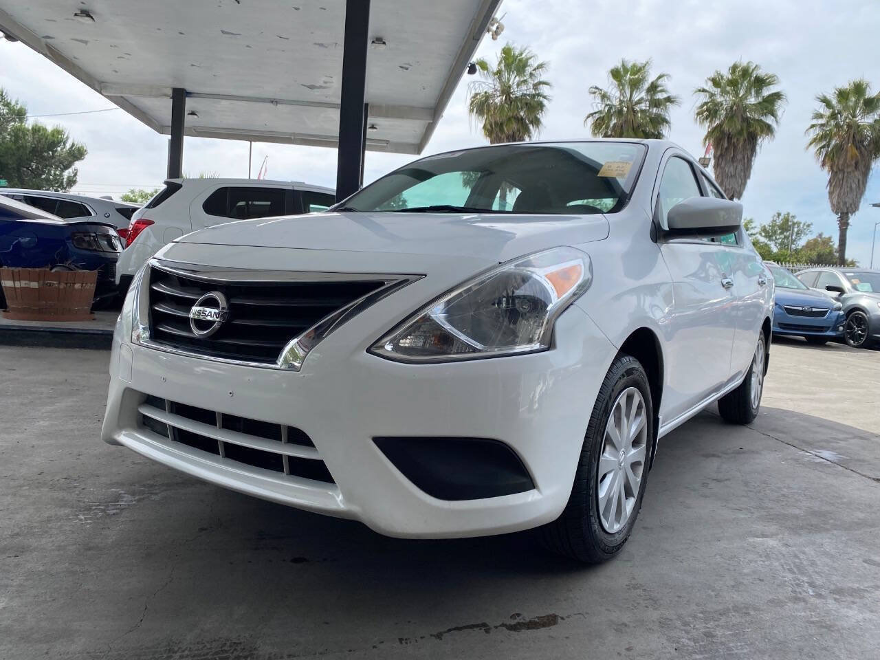 Used 2019 Nissan Versa SV FWD image 10
