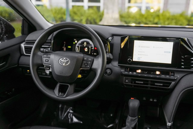 Used 2025 Toyota Camry LE w/ Convenience Package FWD image 21