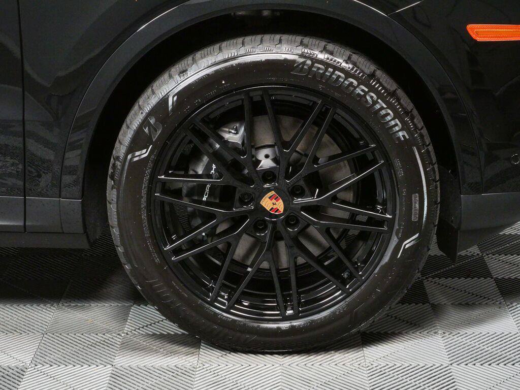 New 2026 Porsche Cayenne AWD/4WD image 40