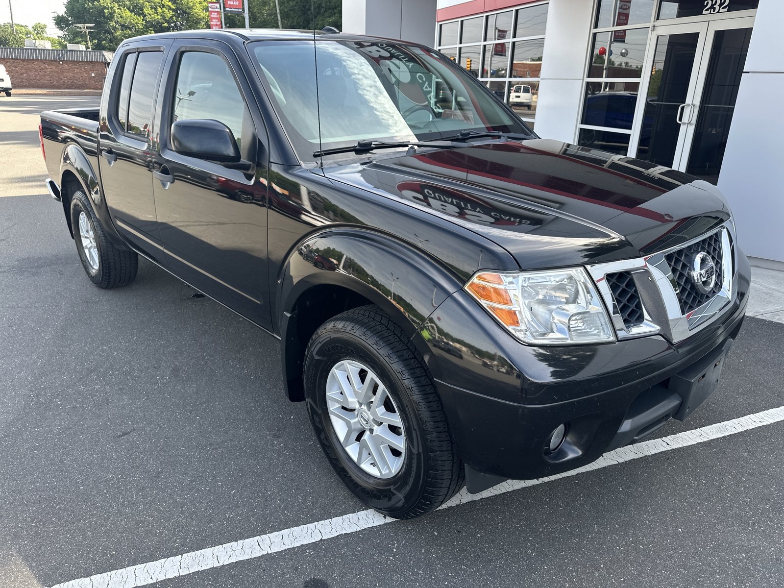 Used 2017 Nissan Frontier SV w/ SV Value Truck Package AWD/4WD image 2
