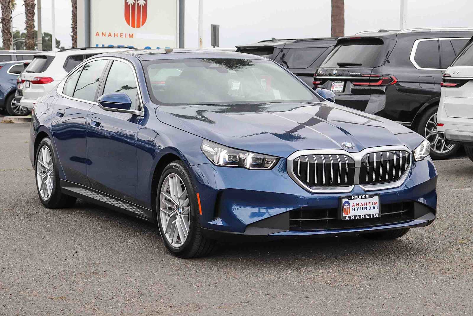 Used 2024 BMW 540i xDrive w/ Premium Package image 3