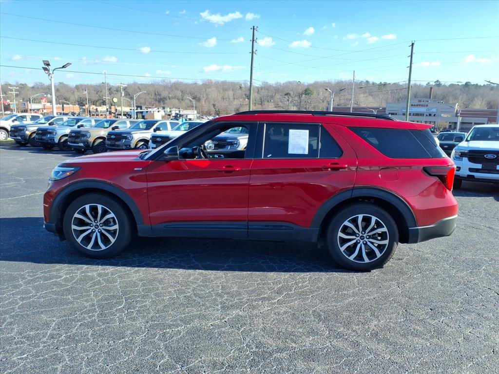 Used 2025 Ford Explorer ST-Line w/ Premium Package image 23