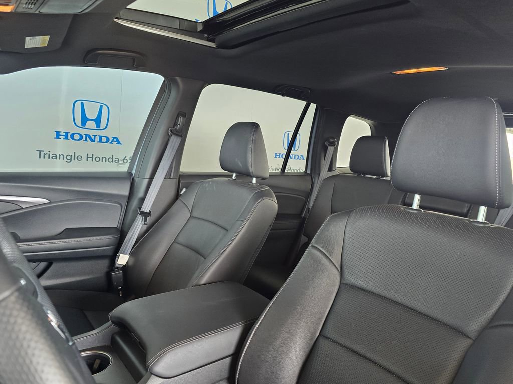 Used 2025 Honda Passport EX-L image 13