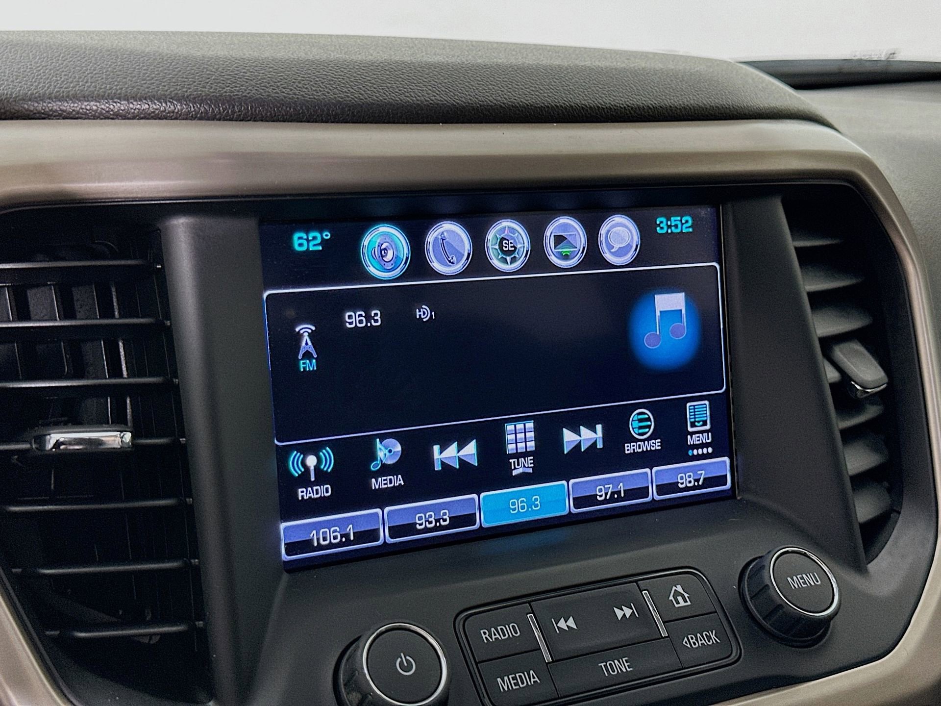 Used 2017 GMC Acadia Denali FWD image 16