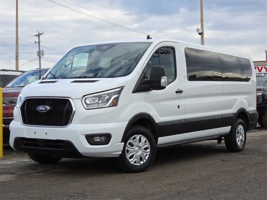 Used 2023 Ford Transit 350 XLT image 2