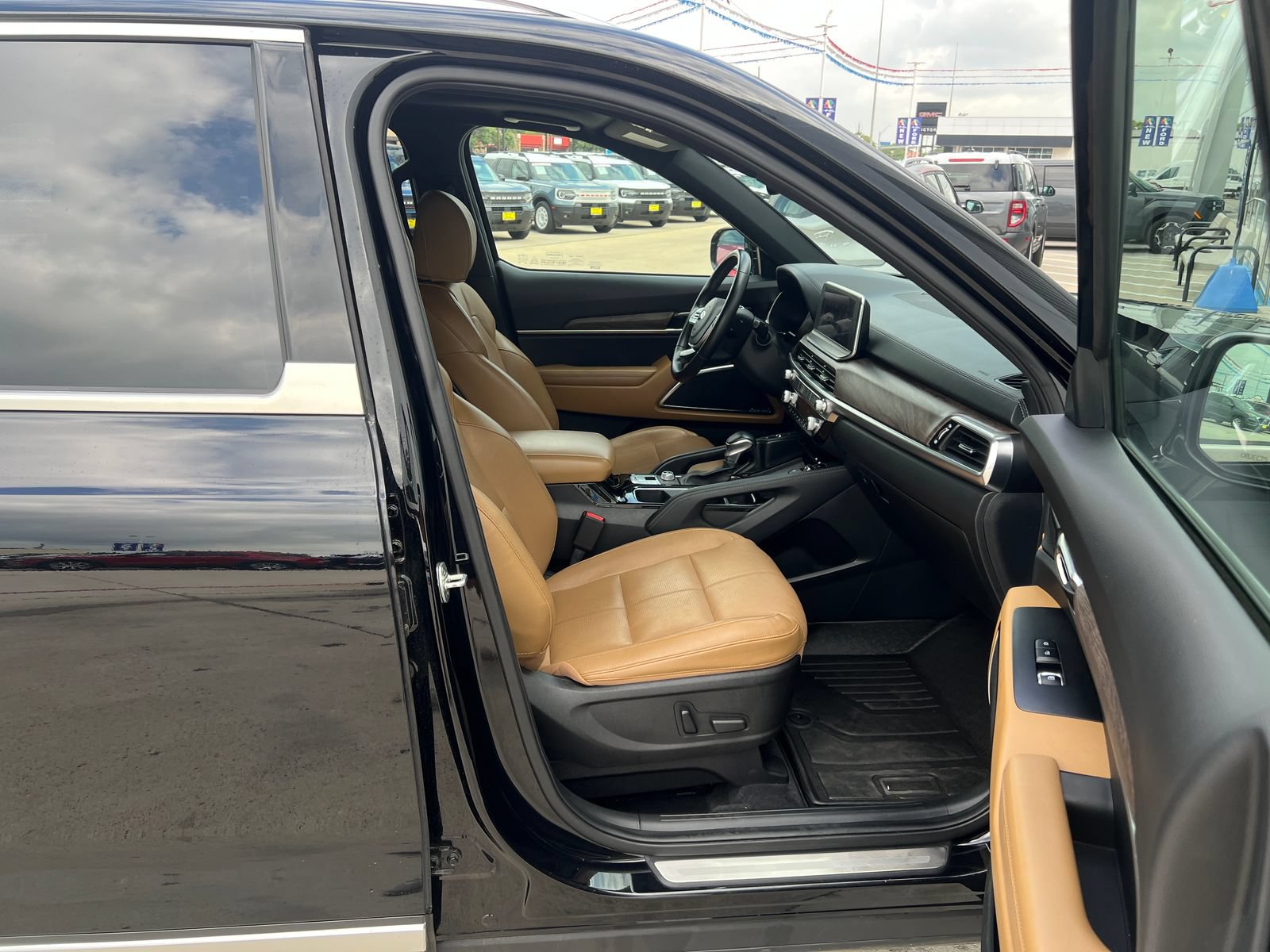 Used 2021 Kia Telluride SX w/ Towing Package FWD image 16