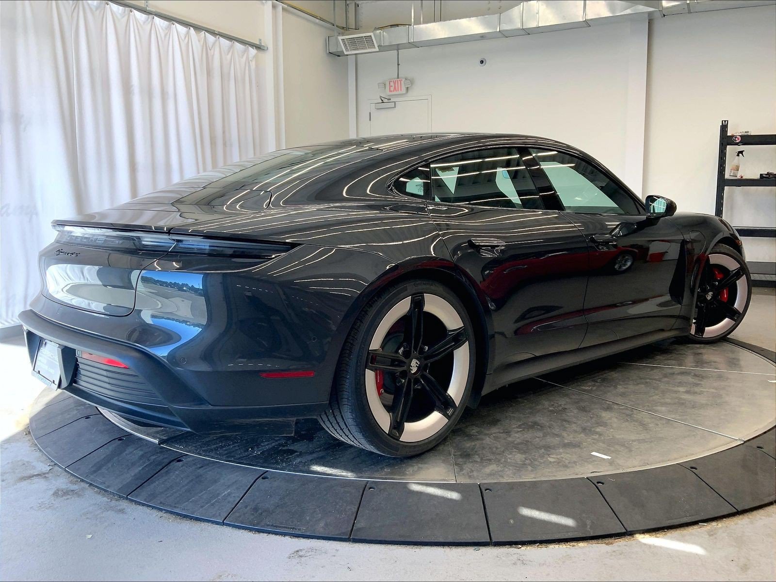 Used 2025 Porsche Taycan 4S AWD/4WD image 7
