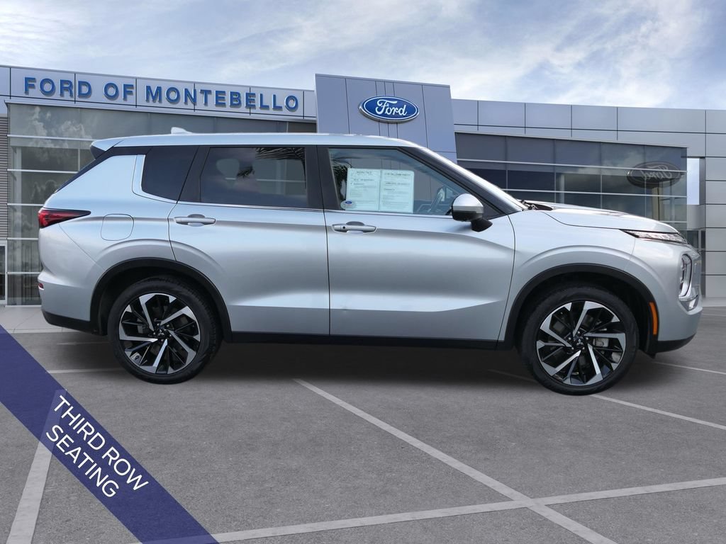 Used 2024 Mitsubishi Outlander SE AWD/4WD image 2