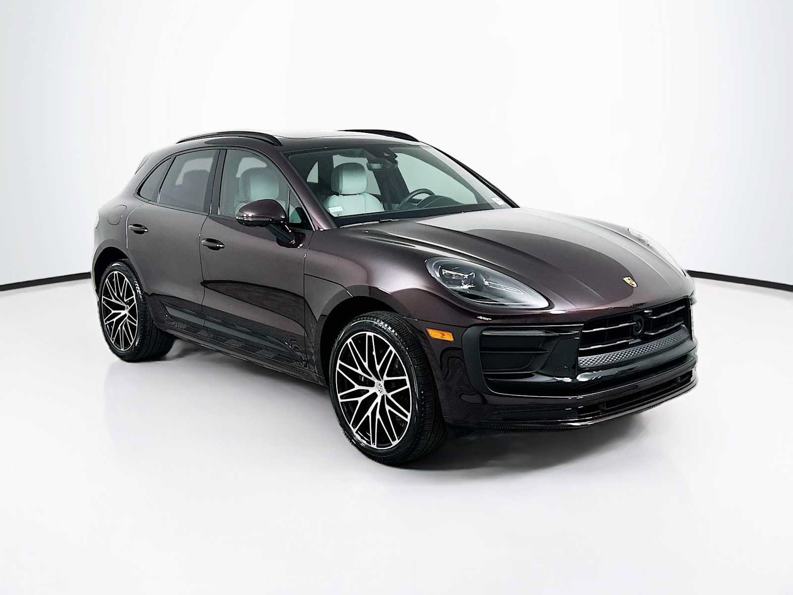 Certified 2026 Porsche Macan AWD/4WD image 7