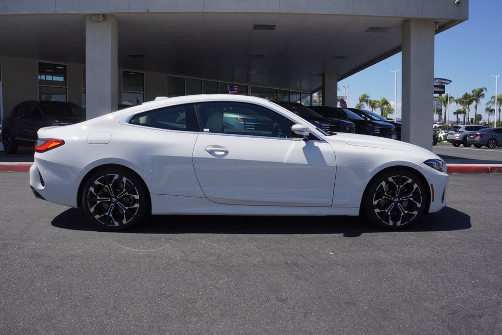 Used 2025 BMW 430i Coupe w/ Premium Package RWD image 3
