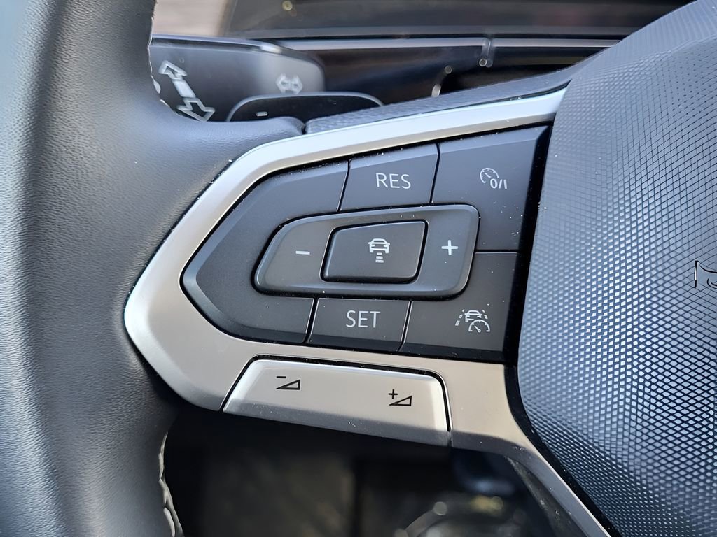 Used 2025 Volkswagen Atlas SEL AWD/4WD image 21