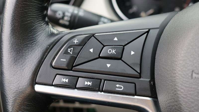 Used 2017 Nissan Rogue Sport SV w/ SV Premium Package image 11