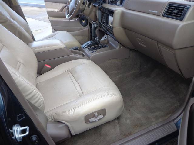 Used 1997 Toyota Land Cruiser w/ Leather Trim Pkg AWD/4WD image 14
