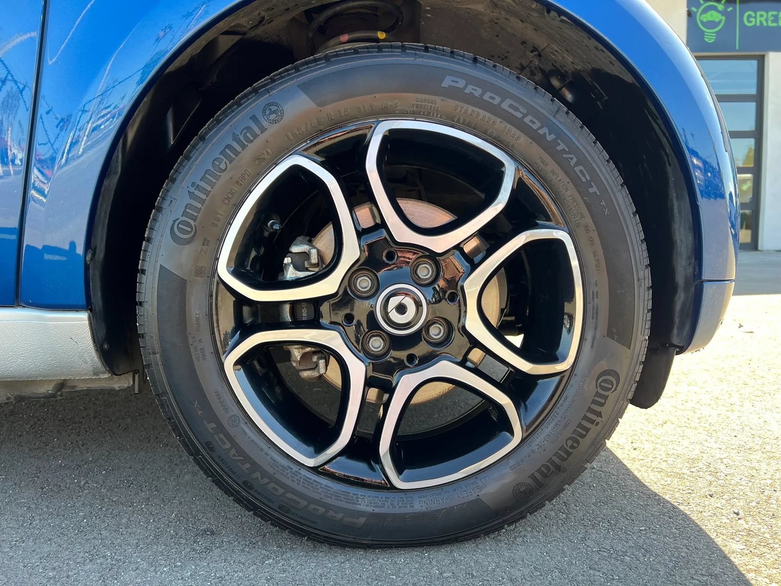 Used 2018 smart fortwo electric drive RWD image 40