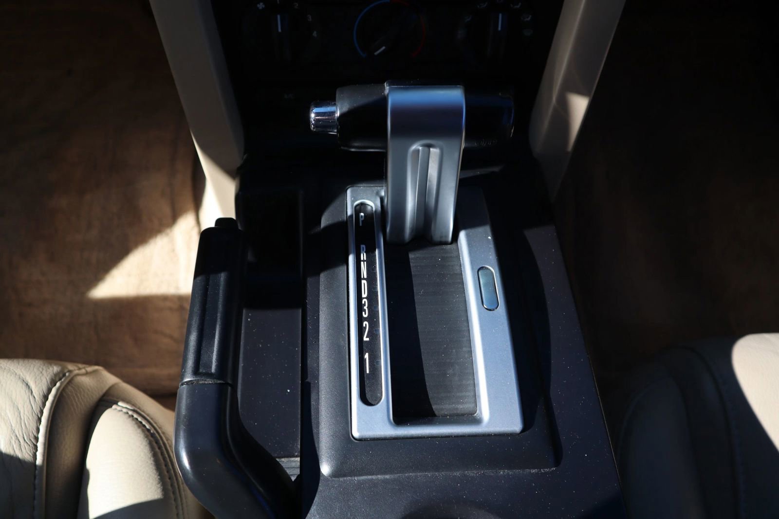 Used 2006 Ford Mustang Convertible image 18