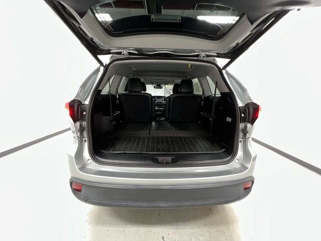 Certified 2017 Toyota Highlander SE AWD/4WD image 27