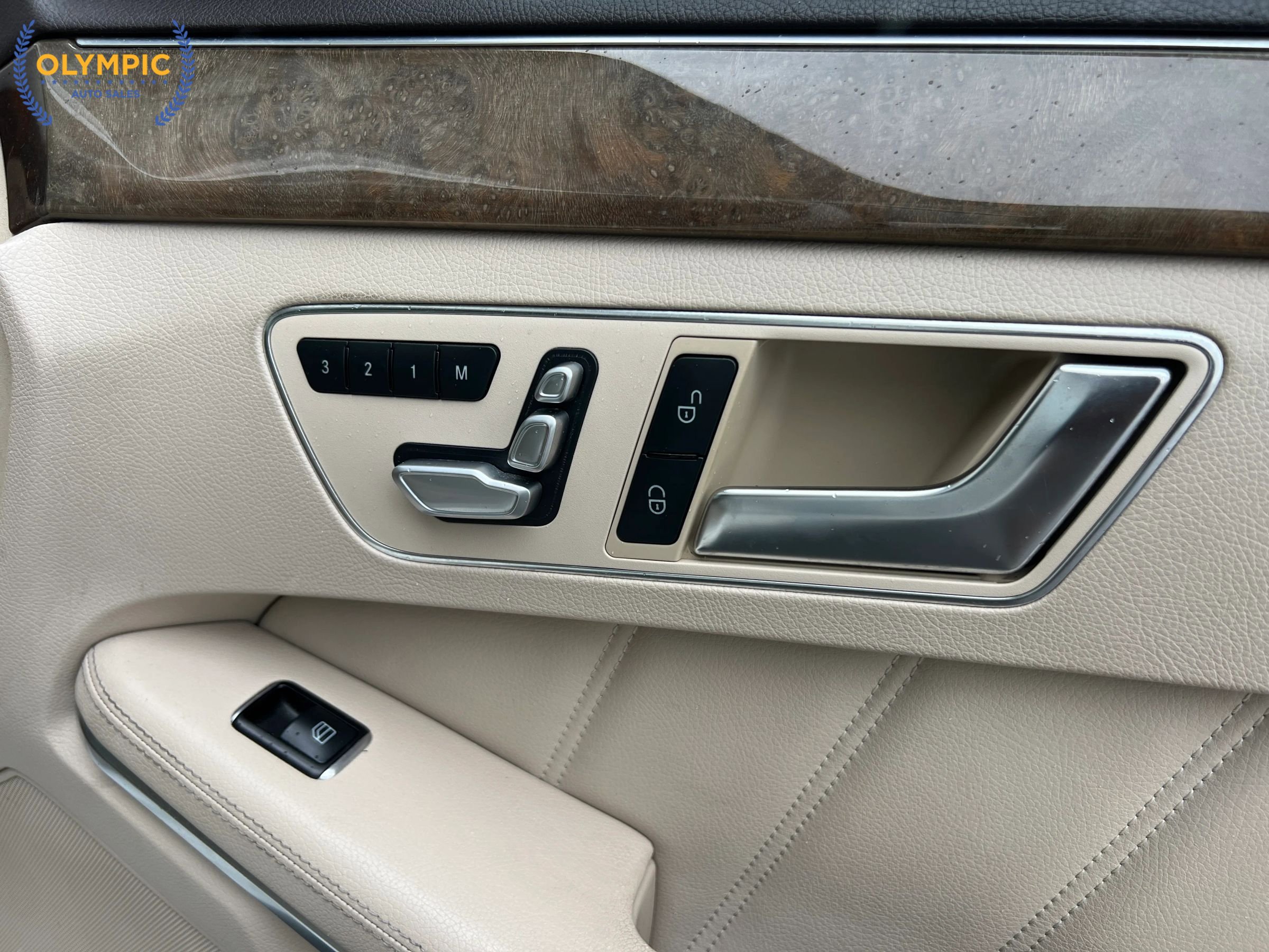 Used 2015 Mercedes-Benz E 350 4MATIC Sedan w/ Premium 1 Package image 36