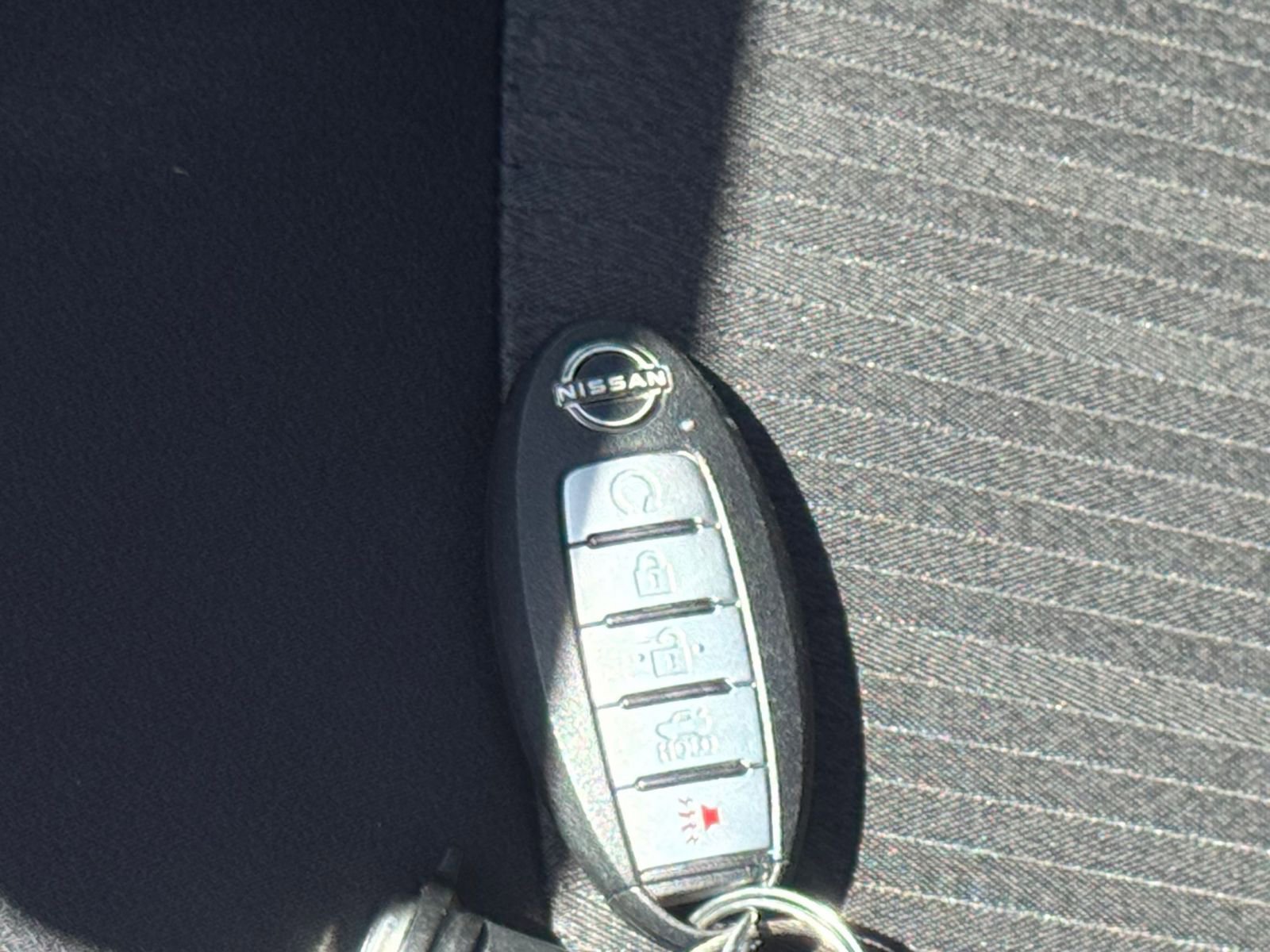 Used 2025 Nissan Altima 2.5 SV FWD image 25