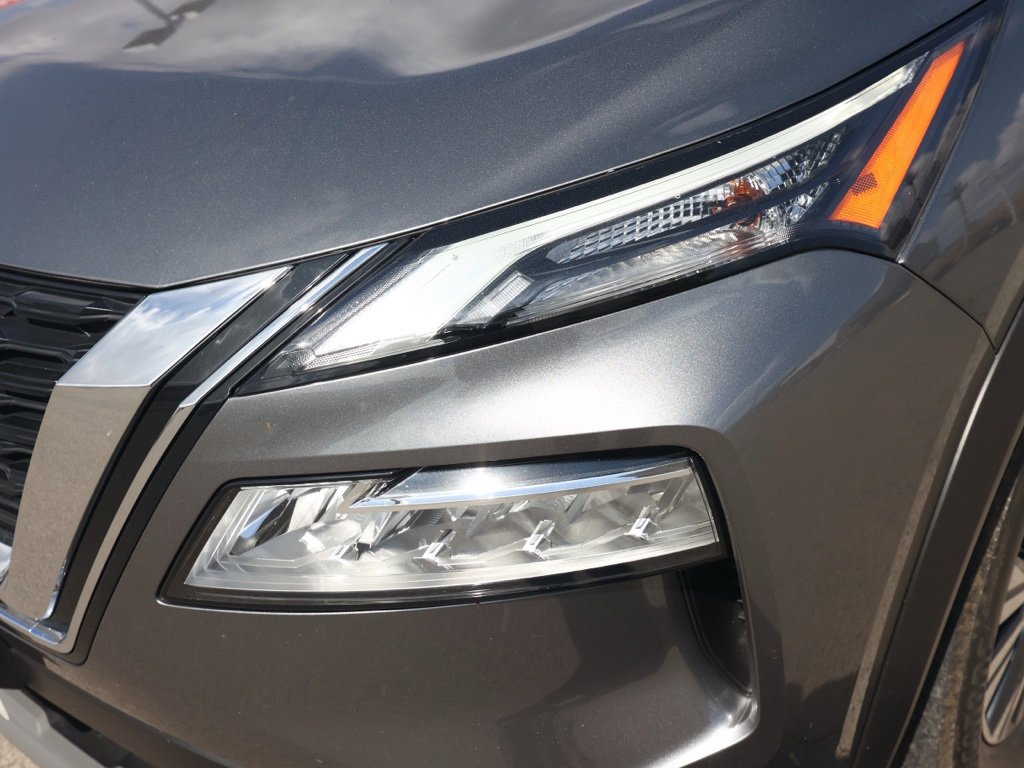 Used 2023 Nissan Rogue SV image 10