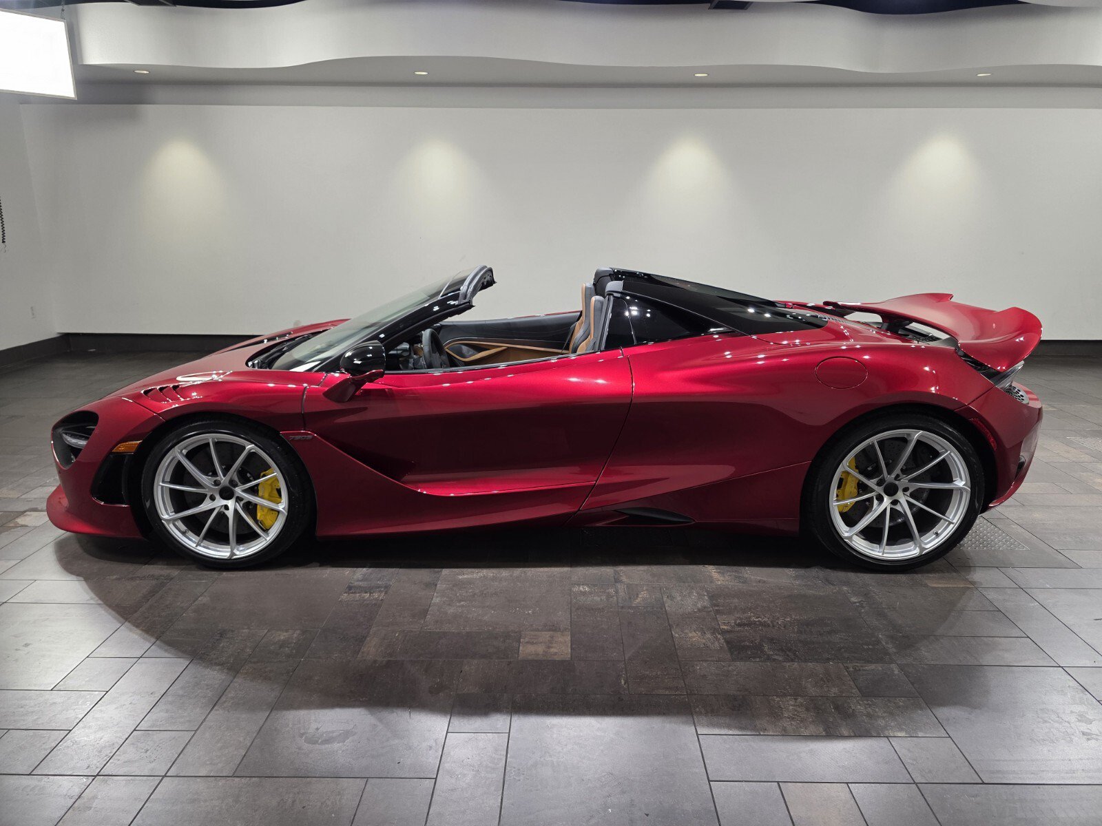 New 2027 McLaren 750S Spider RWD image 3