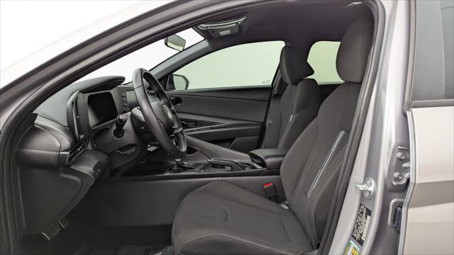 Used 2025 Hyundai Elantra Sport FWD image 14