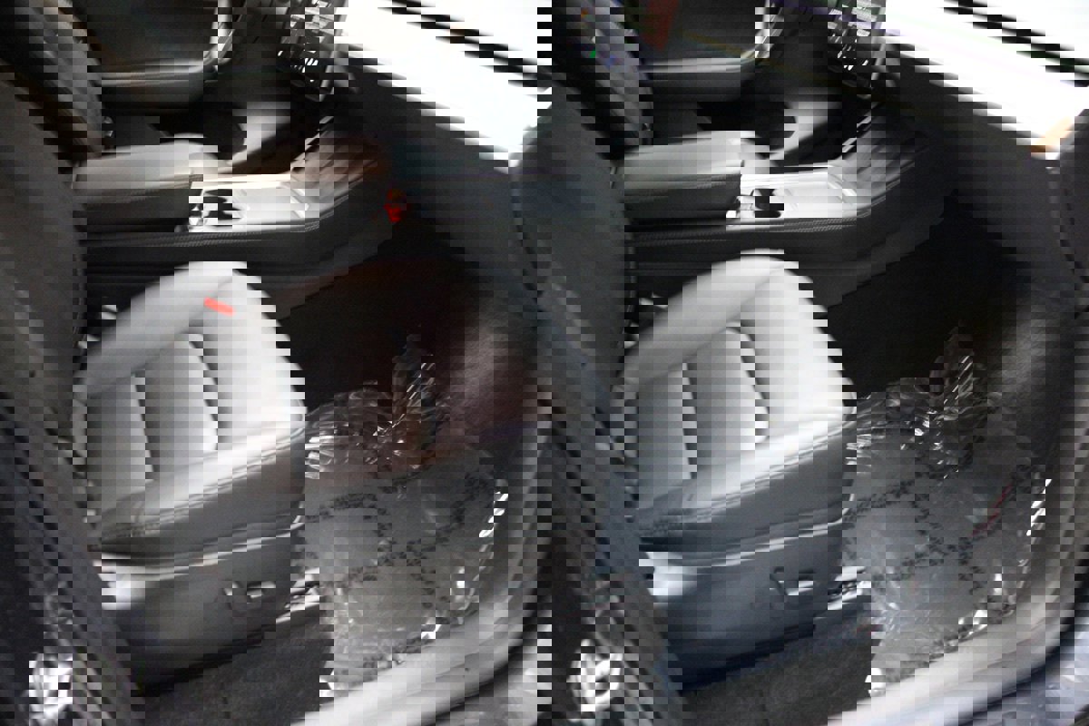 Used 2022 Tesla Model Y Long Range image 30