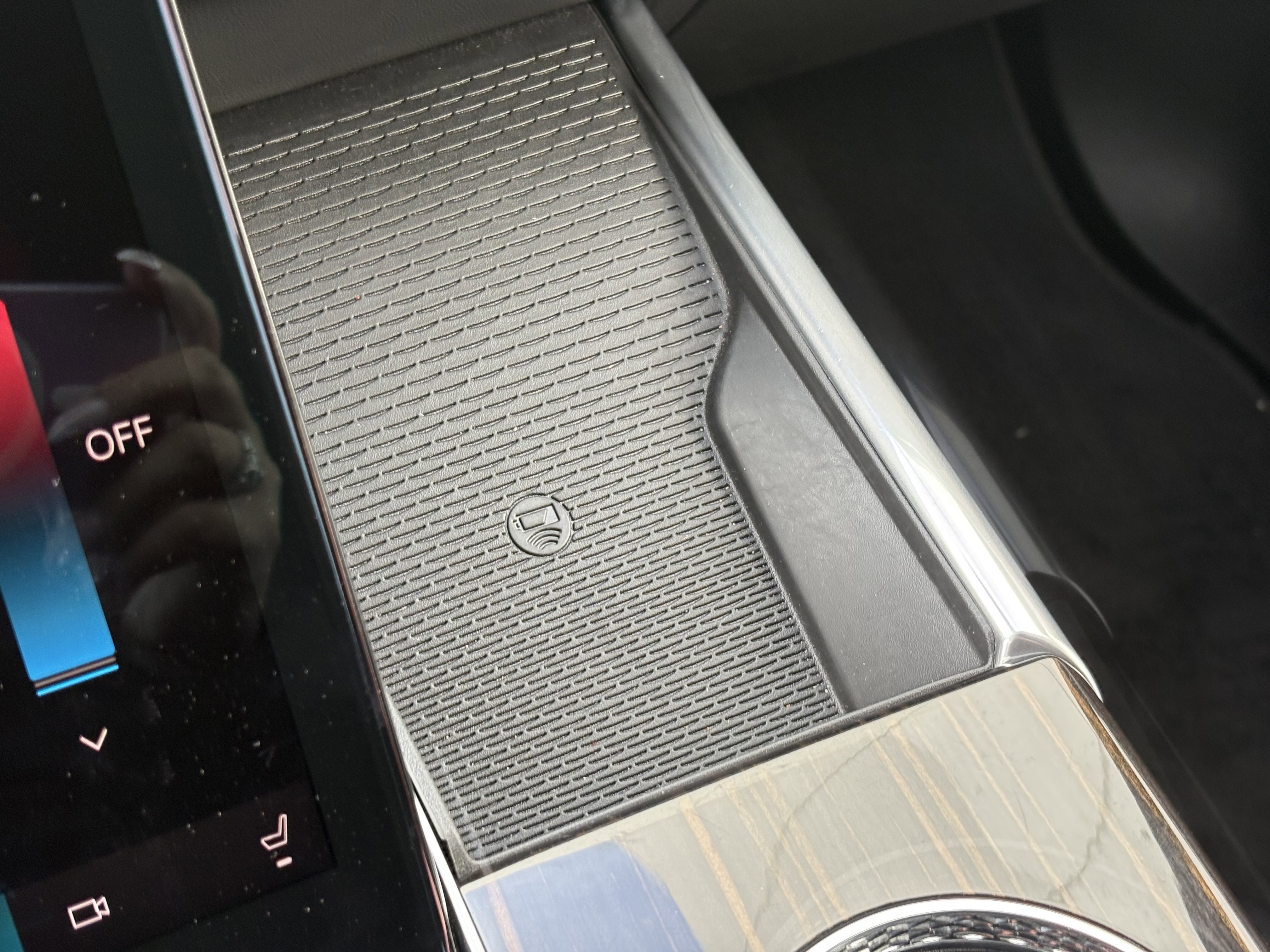 Used 2025 Cadillac Escalade Premium Luxury image 29