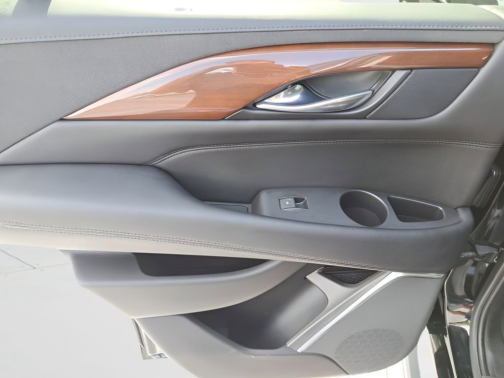 Used 2019 Cadillac Escalade Premium Luxury image 8