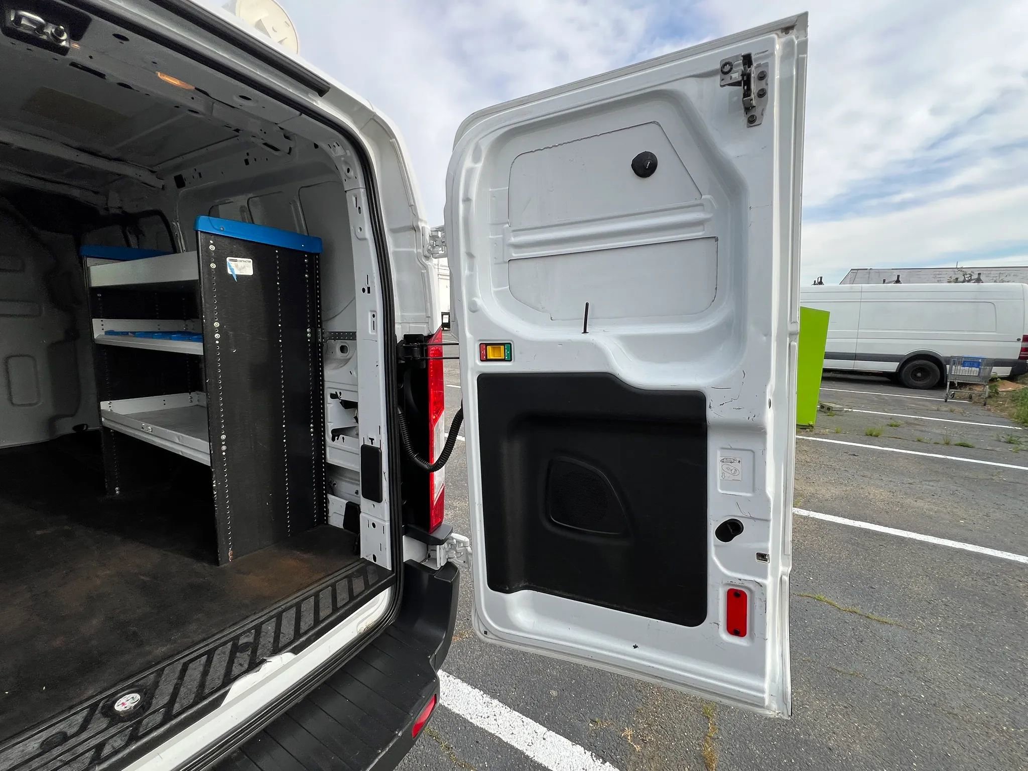 Used 2015 Ford Transit 250 130 Low Roof w/ Exterior Upgrade Package RWD image 28