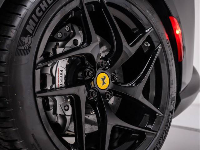 Used 2020 Ferrari 812 Superfast RWD image 14