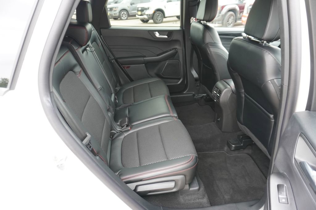 Certified 2025 Ford Escape ST-Line w/ Tech Pack #1 FWD image 18