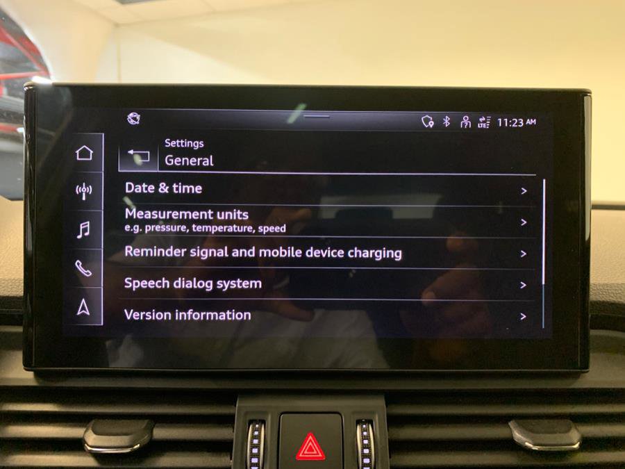 Used 2022 Audi SQ5 Premium Plus w/ Premium Plus Package image 34