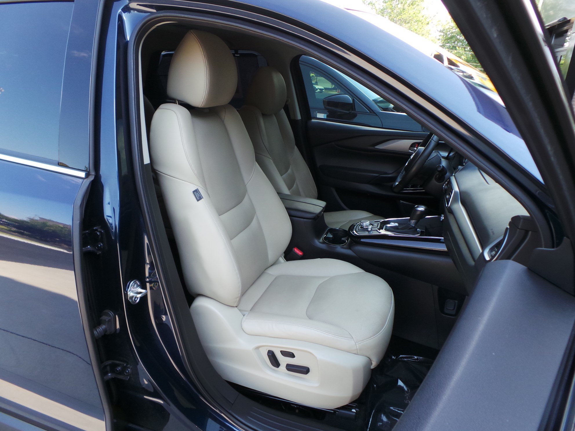 Used 2020 MAZDA CX-9 Touring w/ Touring Premium Package FWD image 16