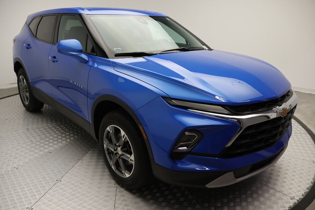 Used 2024 Chevrolet Blazer LT w/ Driver Confidence Package FWD image 6