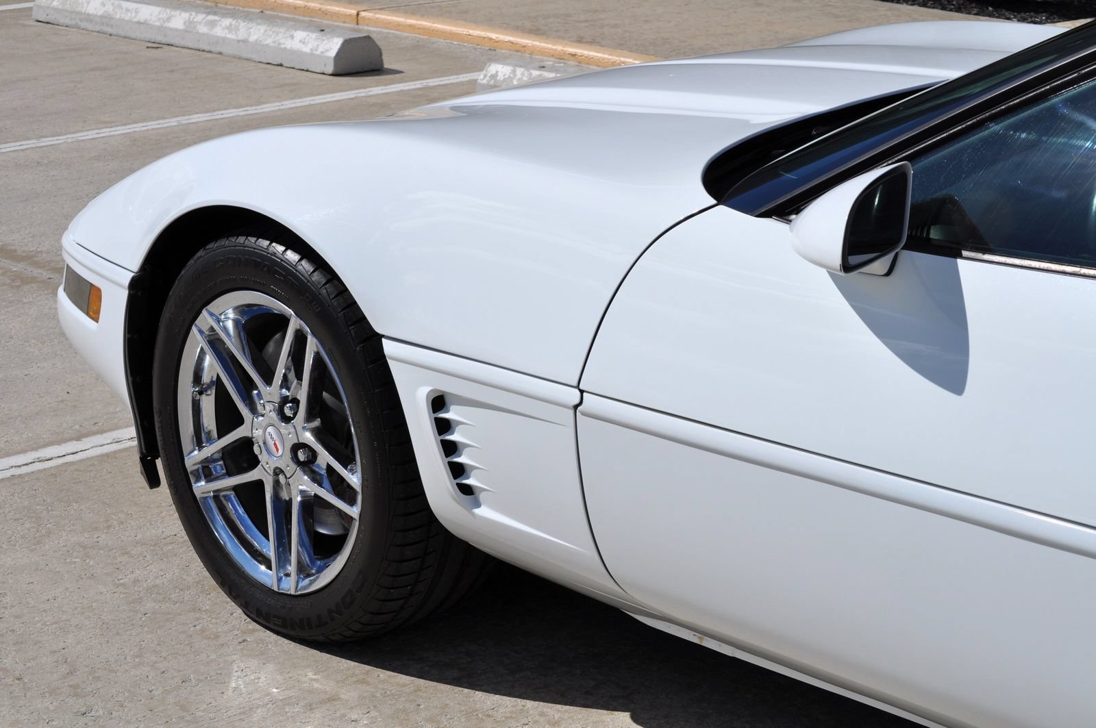 Used 1996 Chevrolet Corvette Coupe RWD image 6
