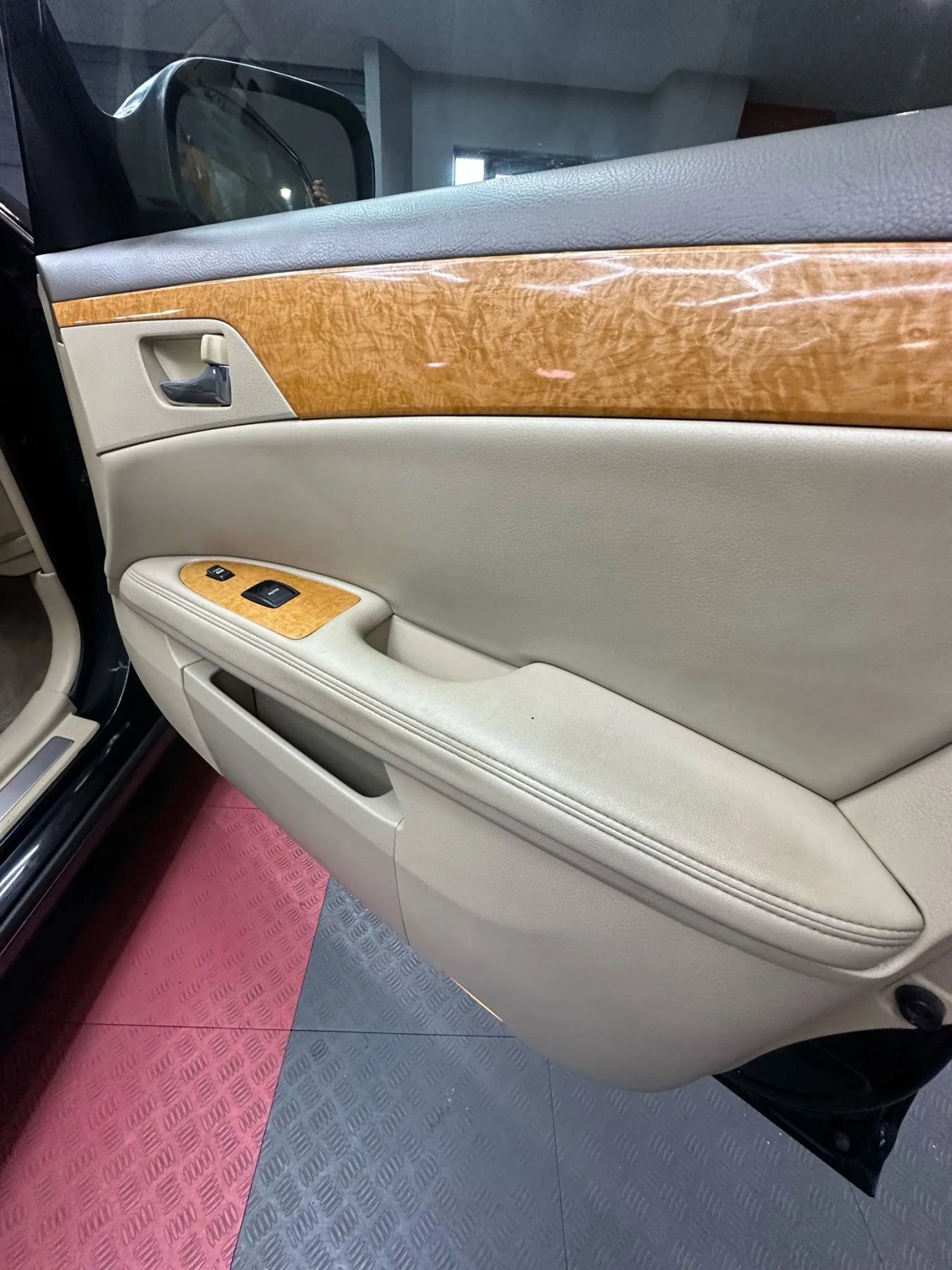 Used 2006 Toyota Avalon XLS image 23