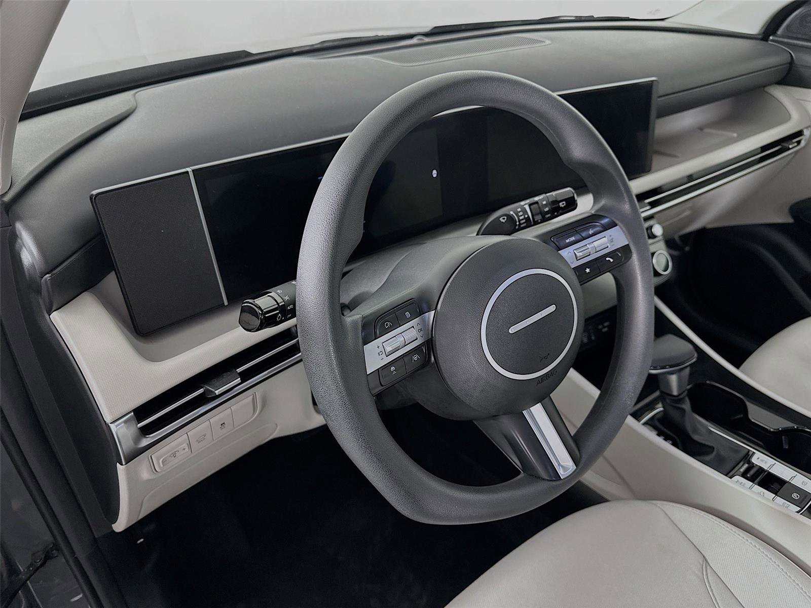 Used 2025 Hyundai Tucson SEL AWD/4WD image 23