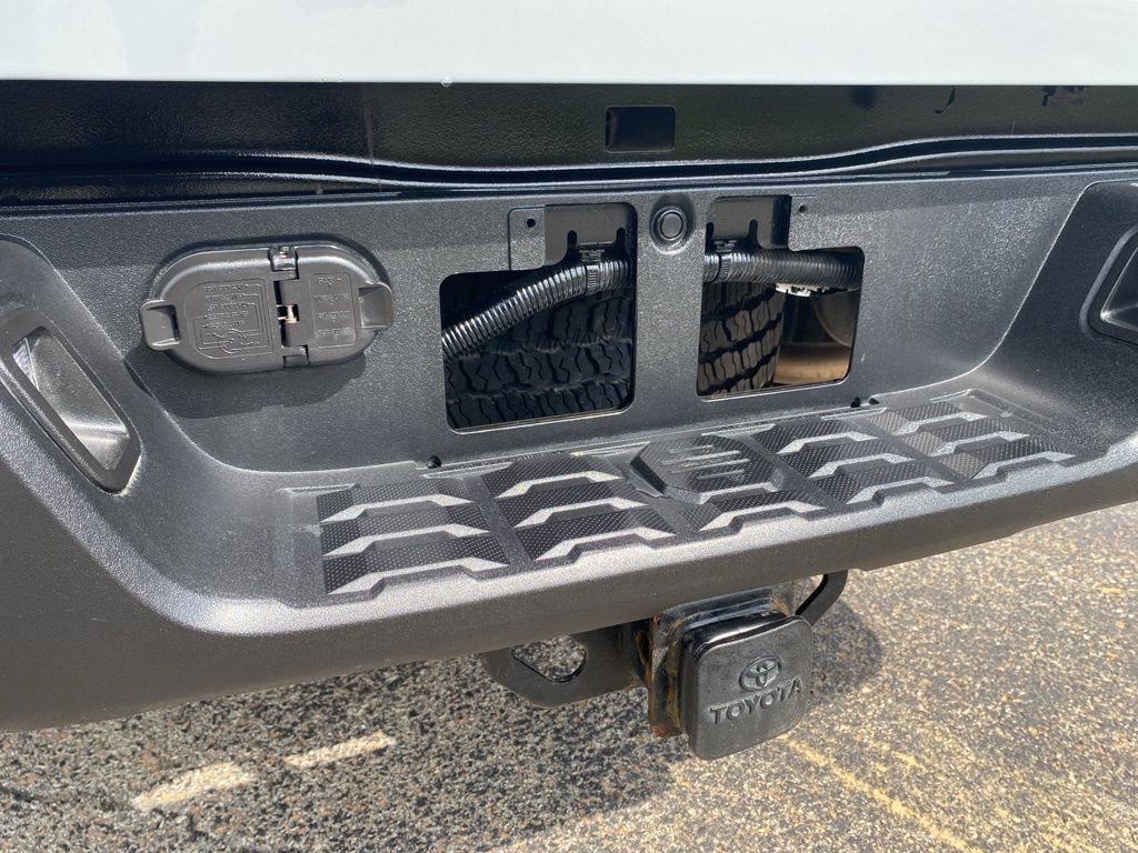 Used 2019 Toyota Tacoma TRD Off-Road image 16