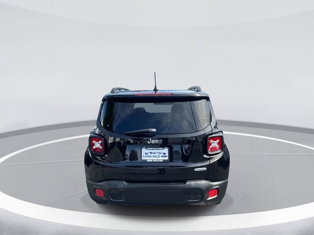 Used 2017 Jeep Renegade Latitude image 6