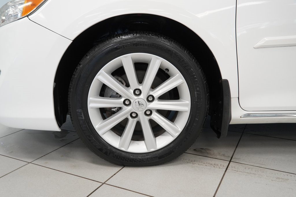 Used 2014 Toyota Camry XLE image 16