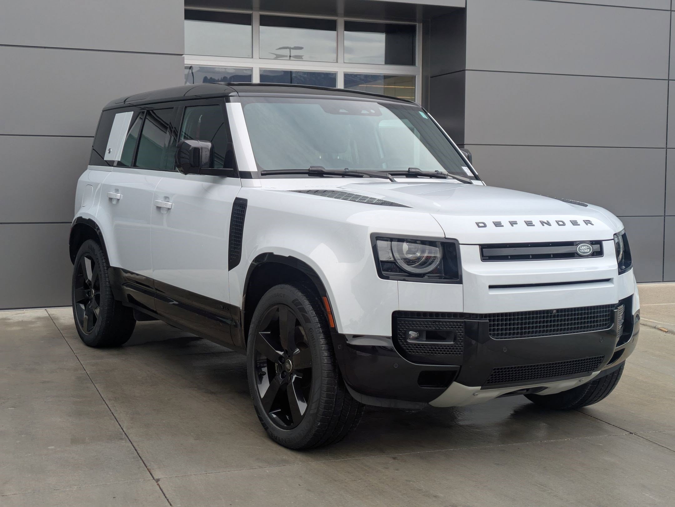 Certified 2023 Land Rover Defender 110 image 3