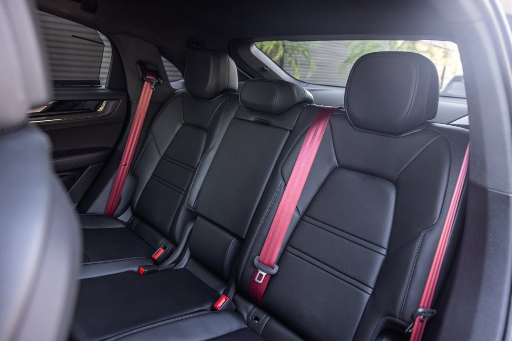 Certified 2025 Porsche Cayenne GTS image 19