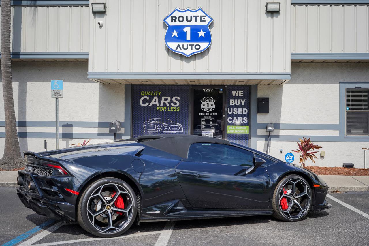 Used 2020 Lamborghini Huracan EVO RWD image 5