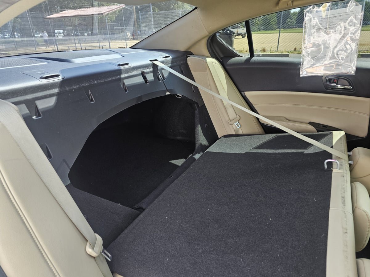 Used 2013 Acura ILX w/ Technology Package FWD image 36