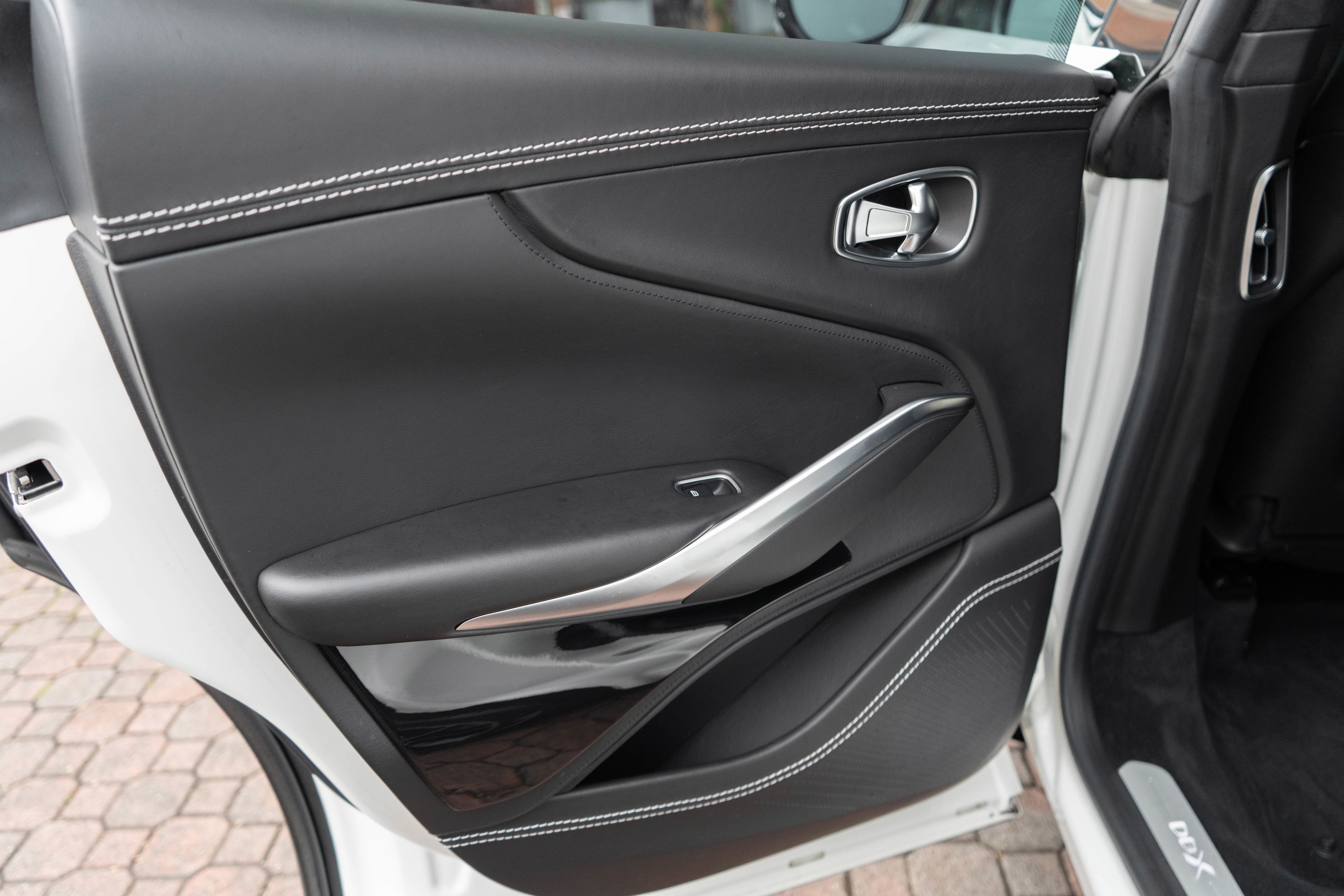 Used 2021 Aston Martin DBX image 29